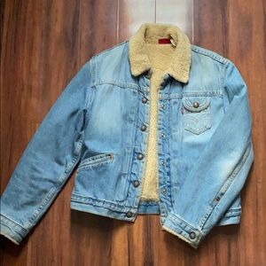 Vintage Levi’s fur lined denim jacket